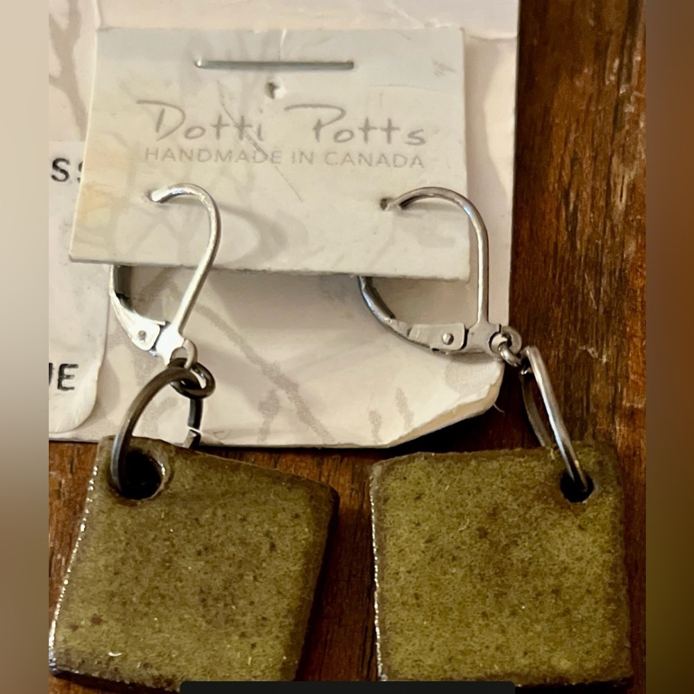 🆕 Vintage DOTTI POTTS dangling earrings natural materials made in CANADA unique